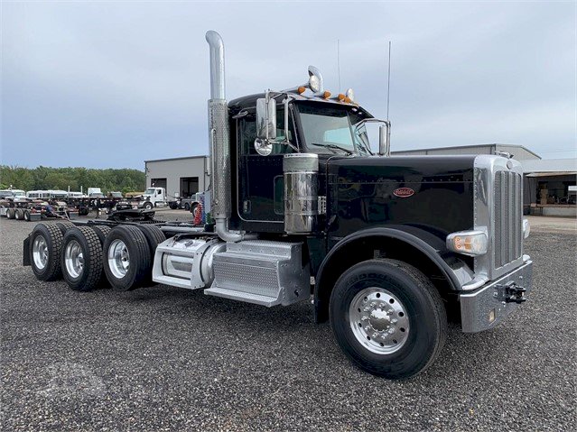 Tractocamion a escala 2015 Peterbilt 389 usado en venta - Longview, TX -  Camiones usados - Tractocamiones