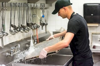 Personal de Gastronomía - Descripción: Ayudante de cocina Los