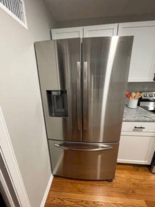 Refrigeradores usados en venta en muy buenas condiciones y con garantía  preguntar por precios - Refrigerators & Freezers - Gilroy, California